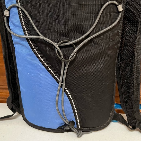 Camelbak HydroBak Hydration Pack - Picture 2 of 10